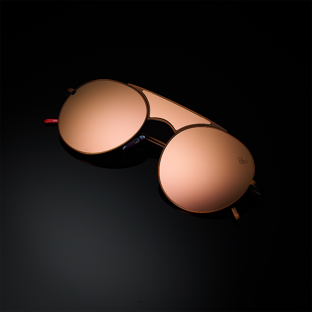 KALAI ARIADNA GUTIERREZ ARMAZON ROSA MATE LENTES DORADOS