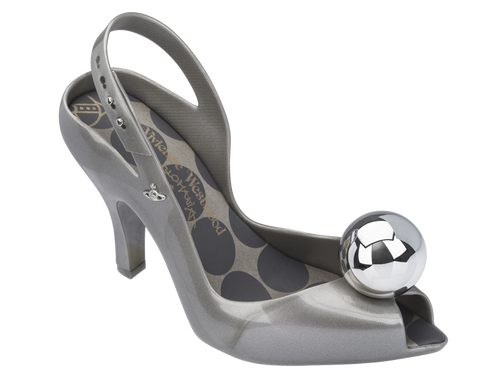 31969-51427-vivien-westwood