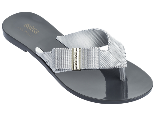 32386-50802-girl-chrome